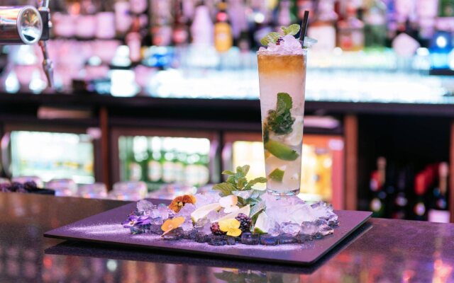 Renaissance London Heathrow Hotel