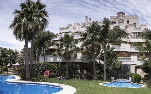 Apartamentos Fuente Aloha
