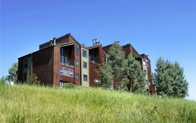 West Condominiums - W3204