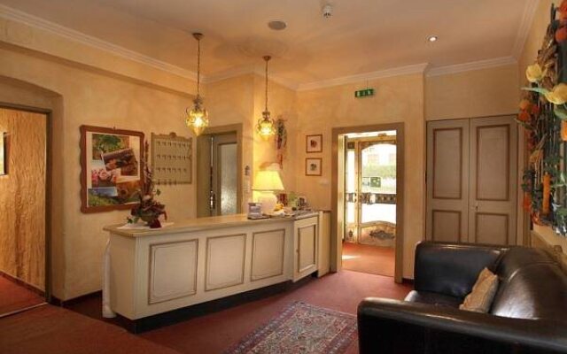 Tirolerhof Gasthof Pension