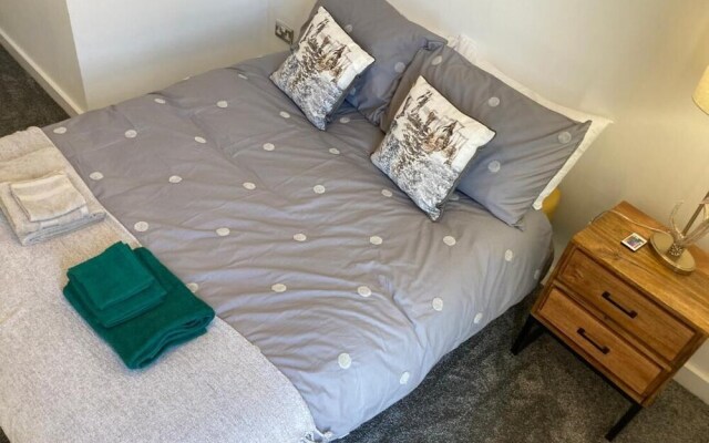 Zenith City Centre Apartment - Stay Longer and Save