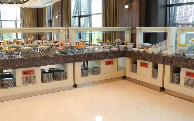 Ramada Hotel & Suites by Wyndham Erbil 32 Park