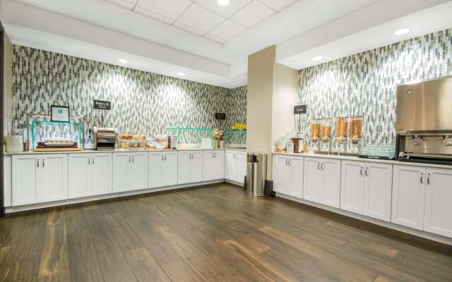 Embassy Suites Louisville Downtown