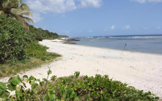 Alofa Beach Bungalows