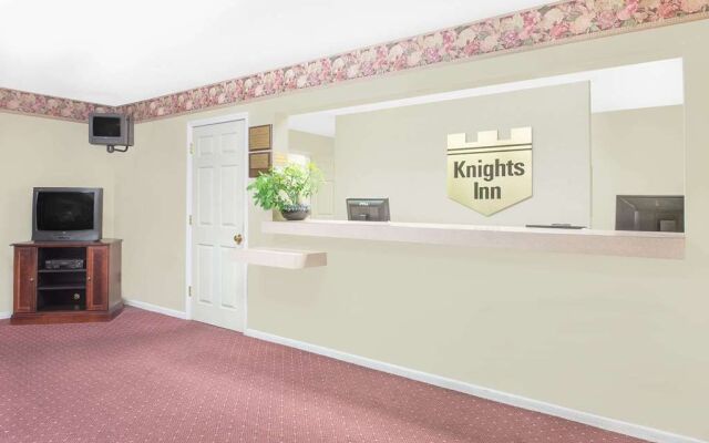 Knights Inn New Philadelphia