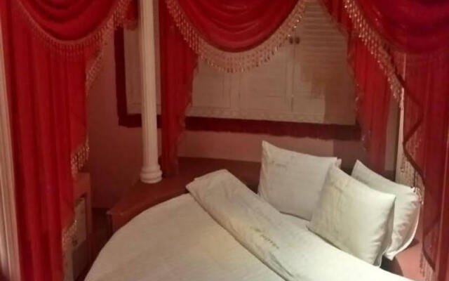 H Hotel