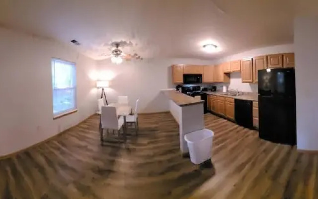 2 Bedroom Apartment Next To Rivian