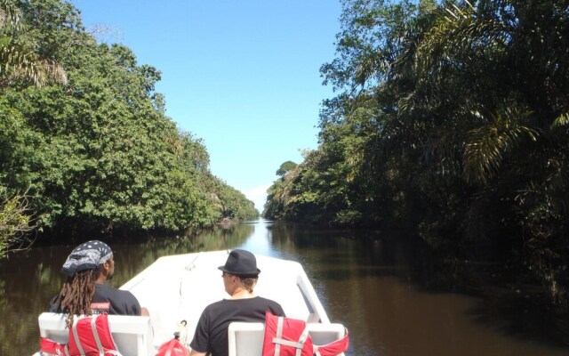 Tortuguero Adventures Guesthouse