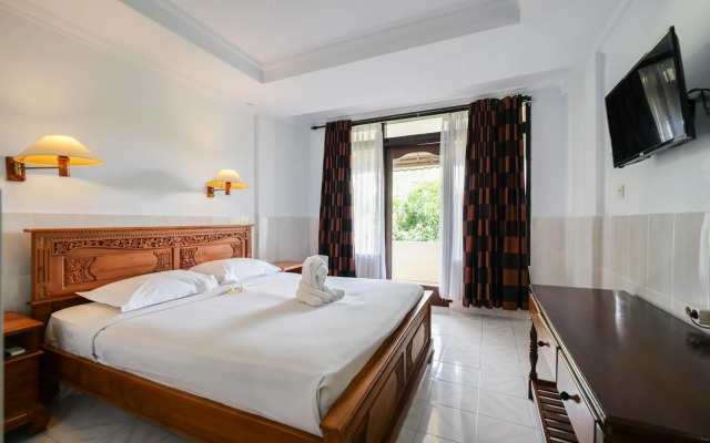 Palm Beach Hotel Bali