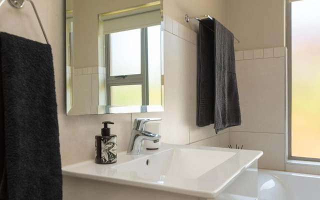 Zimbali Wedge Unit 42