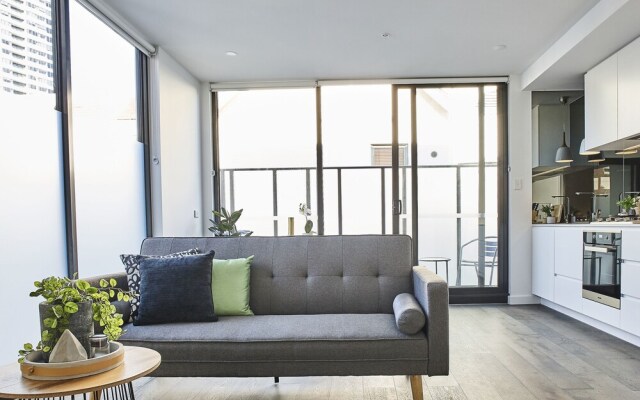 The Marc 201: A Splash of Emerald - Rejuvenate stays