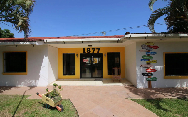 1877 Hostel