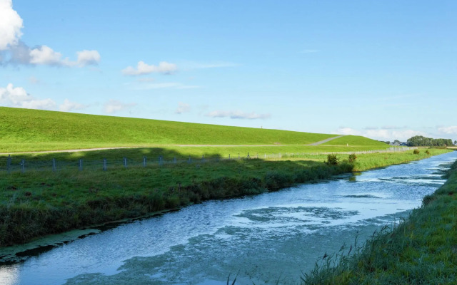 Peaceful Vacation Home With Wide View