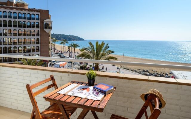 Apartment with One Bedroom in Lloret de Mar, with Wonderful Sea View, Furnished Terrace And Wifi - 2 Km From the Beach