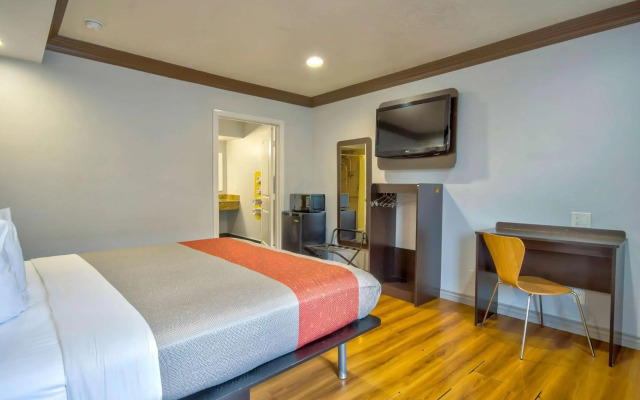 Motel 6 Gardena