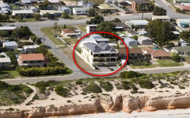 The Lighthouse - Beachfront Accommodation