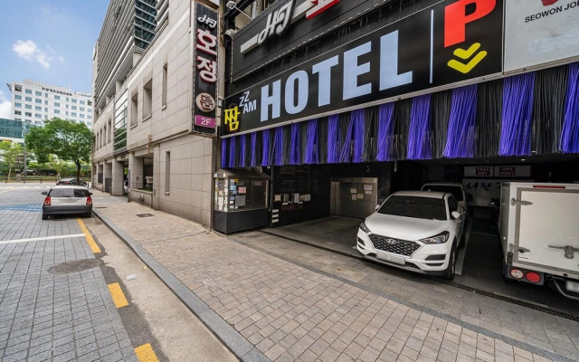 hotelImage