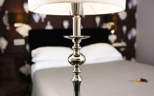 Qualys-Hotel Le Pavillon d Enghien