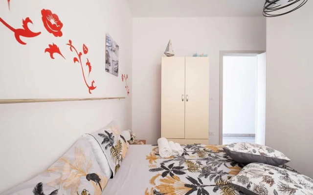 Sunny Haven Villa In Torre Lapillo