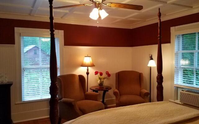 Hummingbird Inn