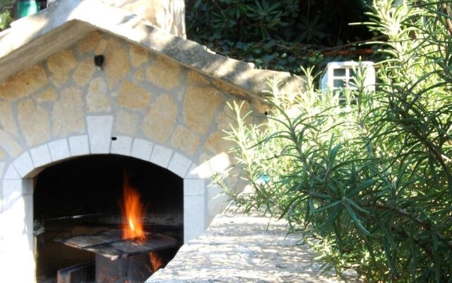 Eden - 30m From the sea - A2