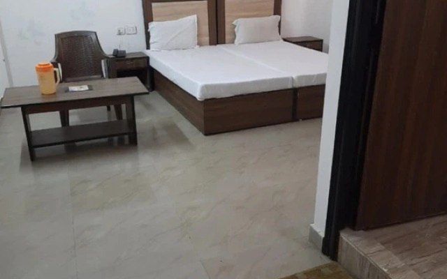 Ambikalia Palace Agra by Goroomgo
