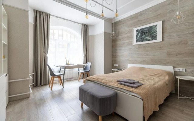 Floris на Лиговском 44