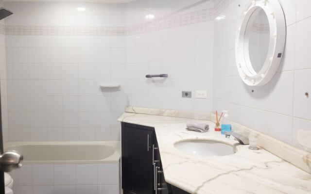 Penthouse con Piscina Privada El Laguito