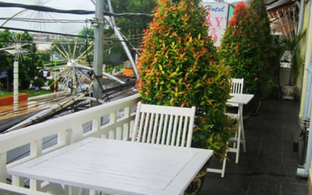 Tay Ho Hotel