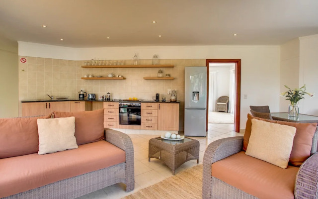 Limoni Luxury Suites
