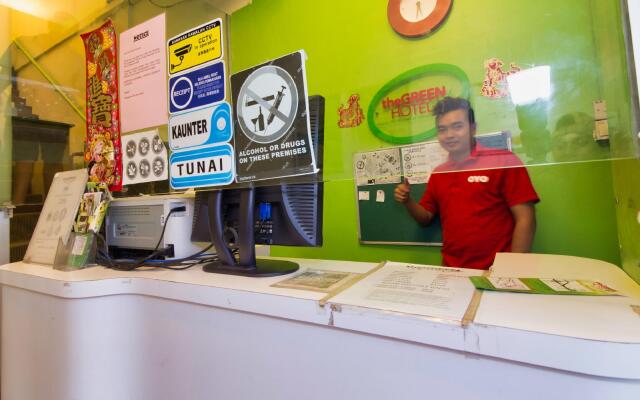 OYO 479 The Green Hotel