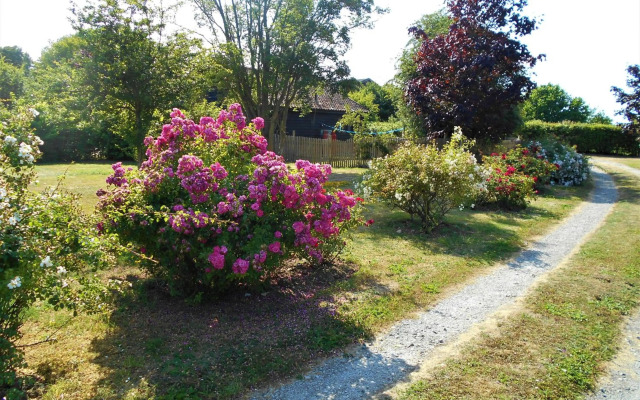 Brundish, Suffolk Barn, 2 Bed Idyllic 6 Acres