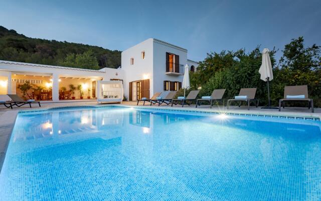 Villa in Ibiza Town, sleeps 12/14 - Can Monte