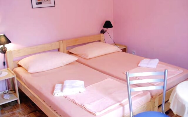 Apartment and Rooms Katica