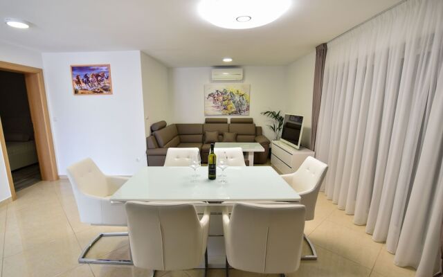 House Luxury Stone Villa Vir