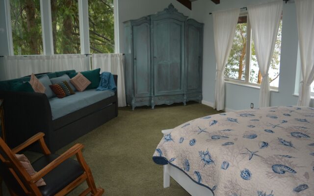 Pirates Cove Beach House