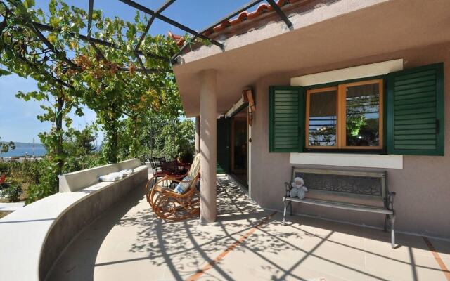Villa Belezza With Pool, Split - Kastel Gomilica