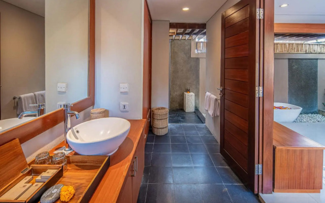 Royal Nyanyi Villa