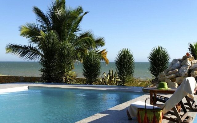 Caliente Beach Hotel