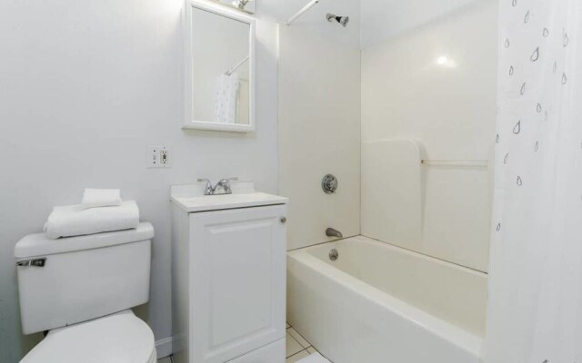 Classic 3br/1ba in Little Italy