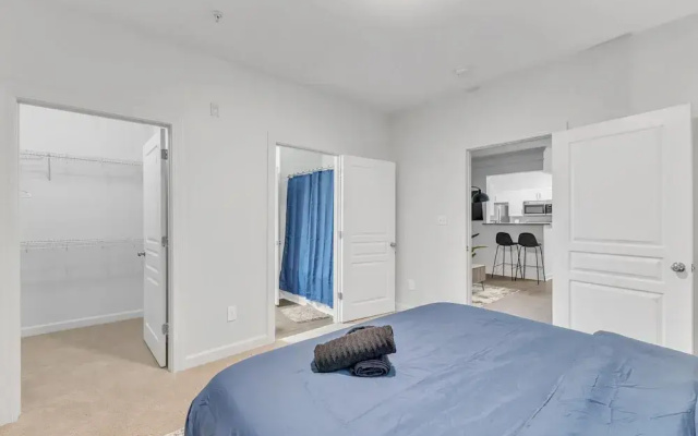 Upscale 2BR Suite Mins Downtown Raleigh