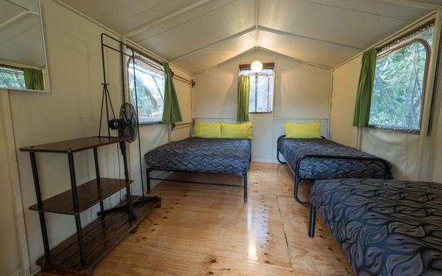 Takarakka Bush Resort – Guest Rooms – Rewan