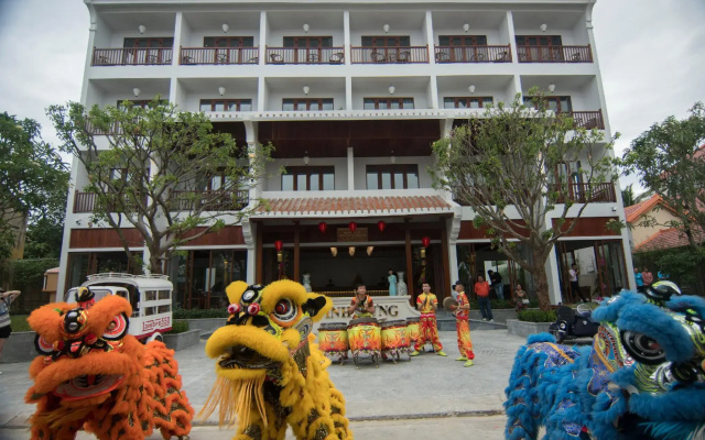 Vinh Hung Old Town Hotel