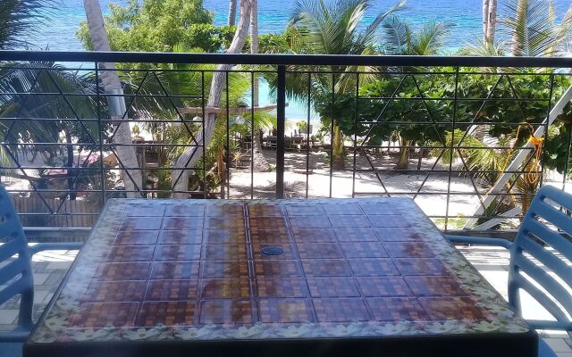 D&B Bluestar Beach Resort