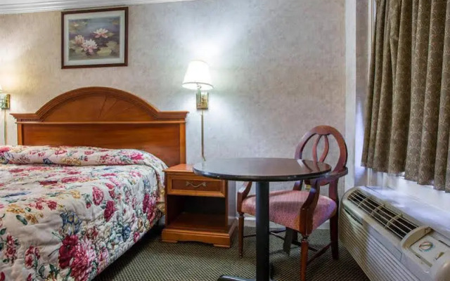 Downbeach Inn