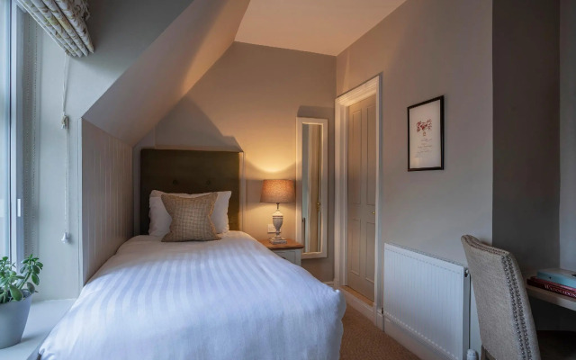 The Five Arrows Hotel