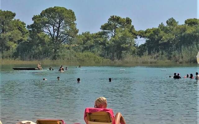 Green Pine Beach & Bungalows