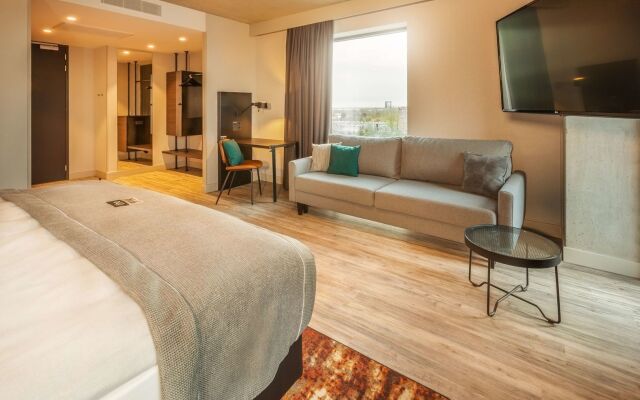 Holiday Inn - the niu, Fender Amsterdam by IHG