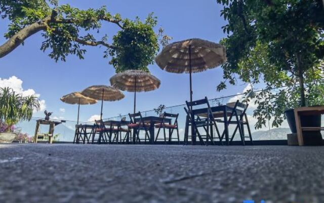 Wind Courtyard Seaview Inn