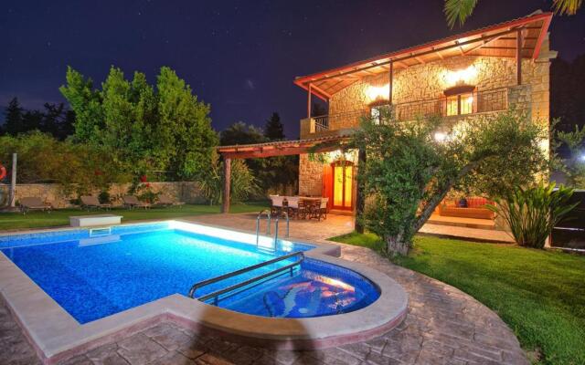 Villa Vrisses by MediterraneanVillas